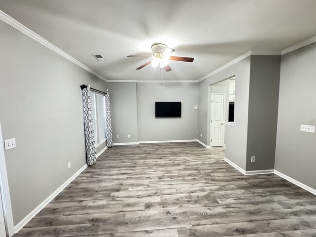 Building Photo - 226 Gr-Pd-51