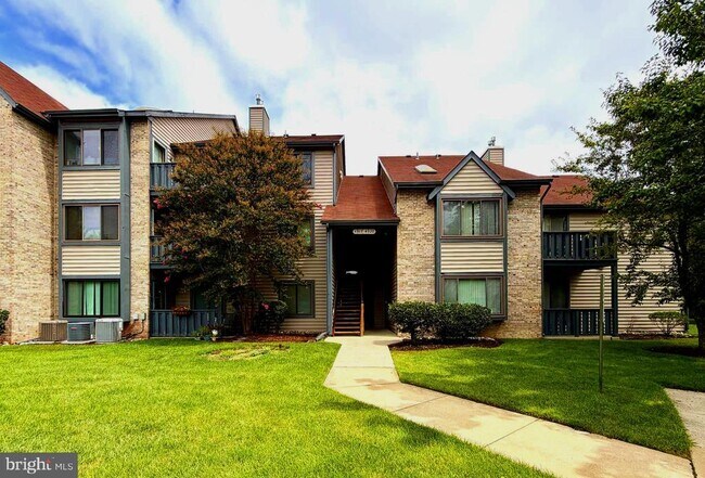 Building Photo - 4920B Dunbarton Rd