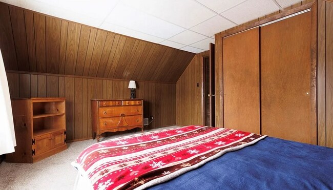 Building Photo - 324 Butterfield Ave