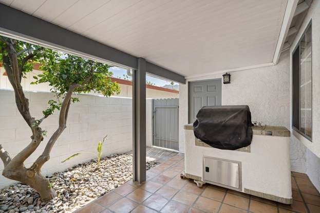 Building Photo - 54140 Avenida Mendoza