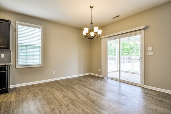 Building Photo - 109 W Webber Ln