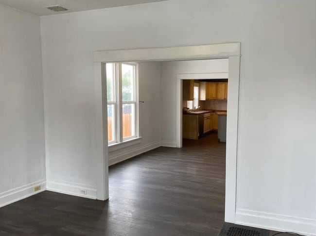 Building Photo - 4 Bedroom 2 Bath in Townsend!