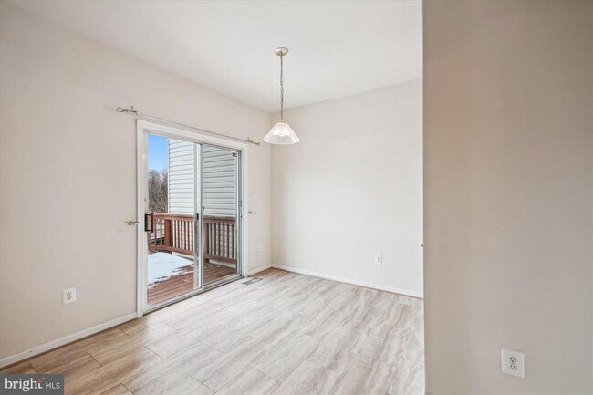 Building Photo - 2538 Cheyenne Wy