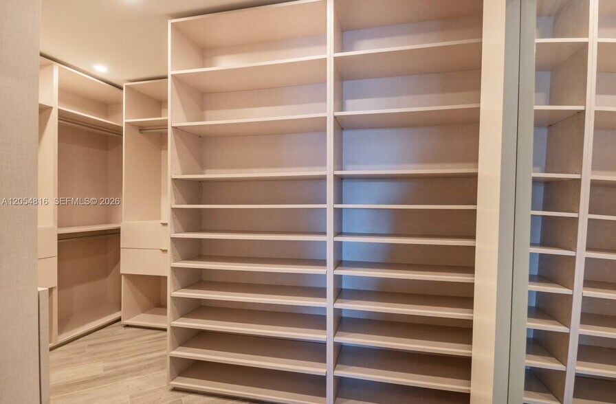 Building Photo - 17301 Biscayne Blvd