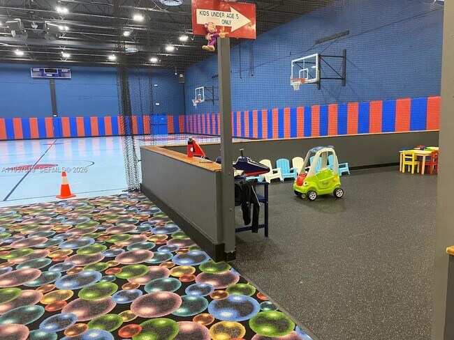 Building Photo - 369 Lakeview Dr