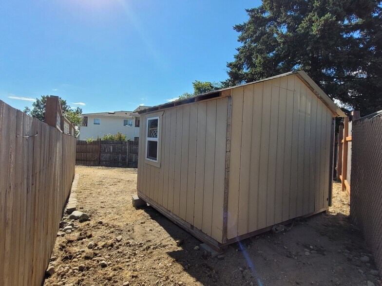Building Photo - 340 Hill Ct