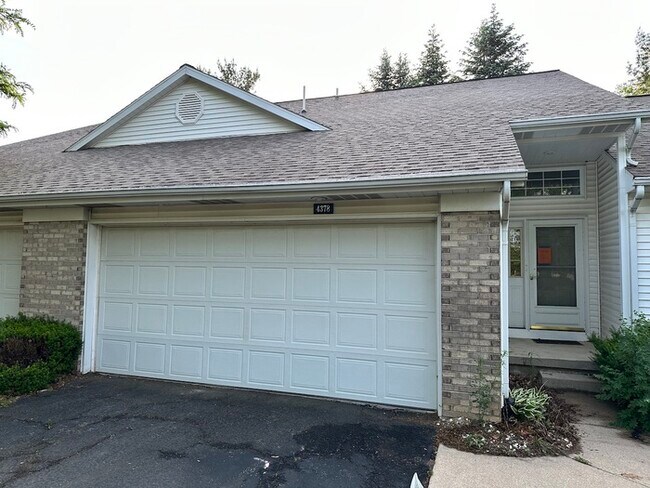 Primary Photo - Grandville Condo 3 Bedroom and 2.5 Bathrooms