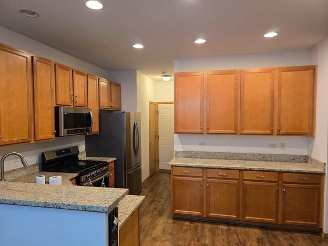 Building Photo - 549 S Jade Ln