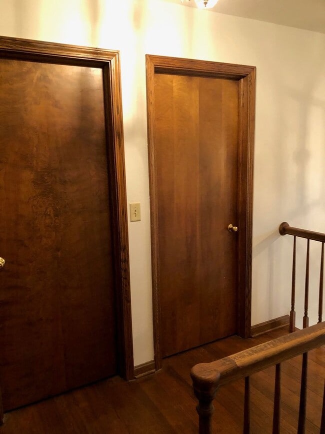 Building Photo - Old English Tudor Style Home in South Charleston