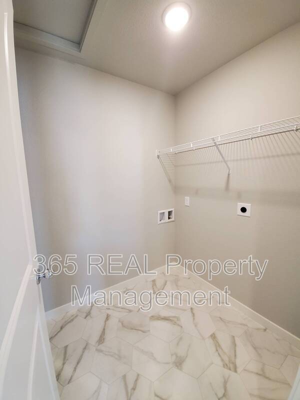 Building Photo - 701 Applegate Trail