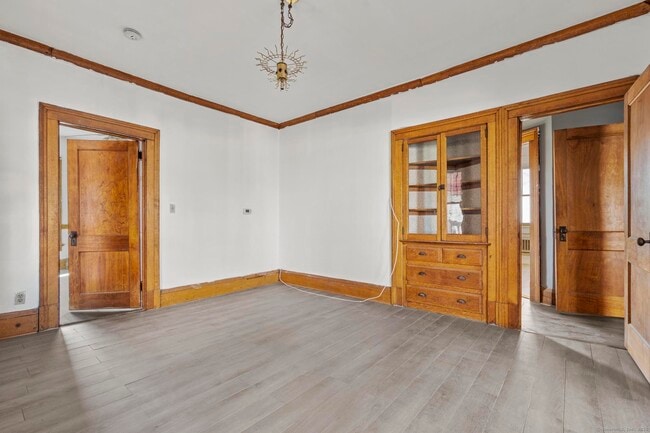 Building Photo - 351 Chestnut St
