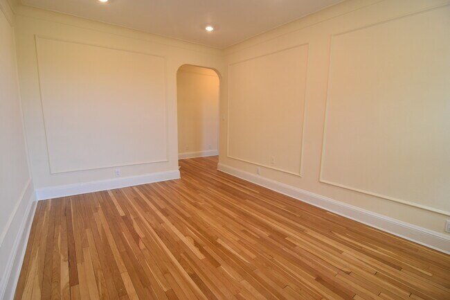 Building Photo - 100 Kilsyth Rd