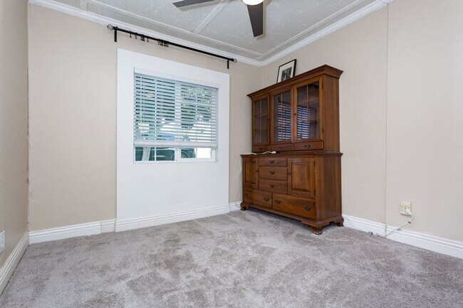 Building Photo - Remodeled Craftsman with Large Yard!
