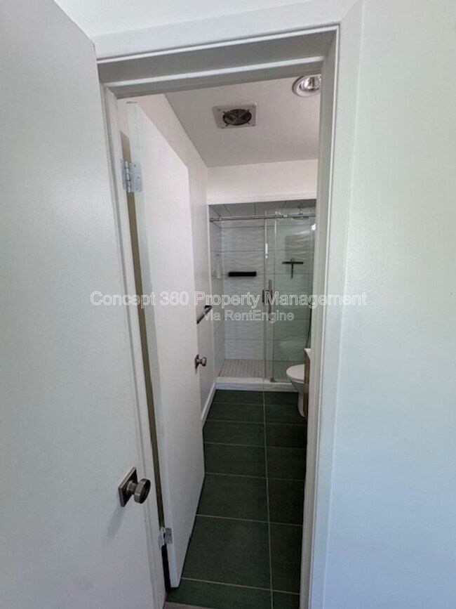 Building Photo - 1139 E Ocean Blvd