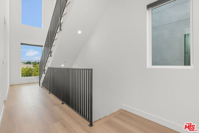 Building Photo - 12706 Pacific Ave