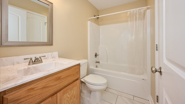 Building Photo - Move in Special: 1BR, 1BA duplex (Do not a...