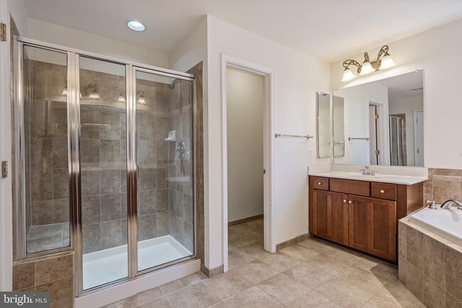 Building Photo - 41980 Ural Dr