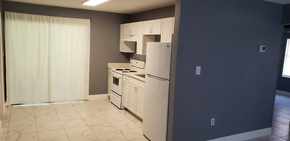 Building Photo - 822 Shayne St