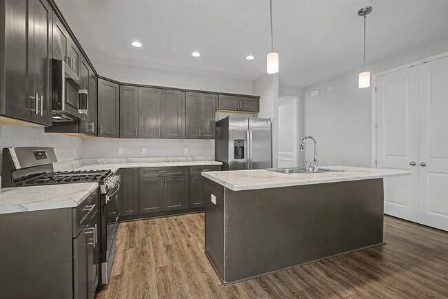 Building Photo - 4482 River Breeze Ln