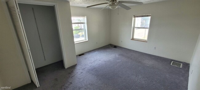 Building Photo - 3 br, 1 bath House - 455 East Jefferson St...