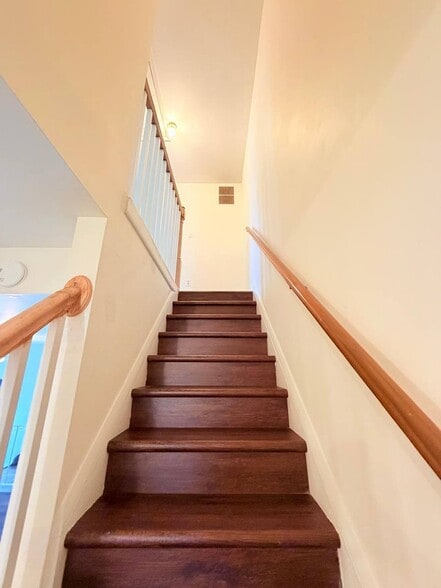 Building Photo - 4240 Embassy Dr