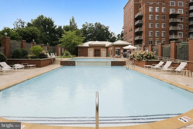 Building Photo - 4480 Market Commons Dr