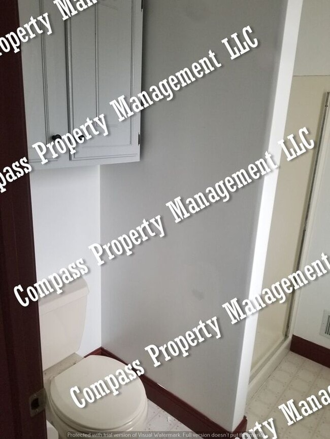 Building Photo - $1895 - 4 Bed, 2 Bath, 2 Car Garage - Lanc...