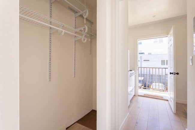 Building Photo - Cute and Cozy Beachfront Units for rent!