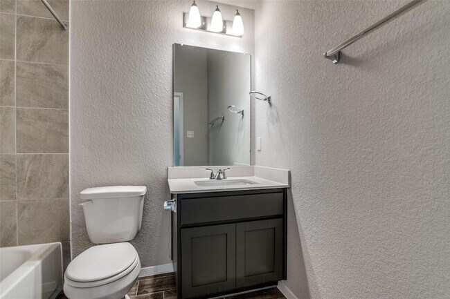 Building Photo - 140 Shugart St