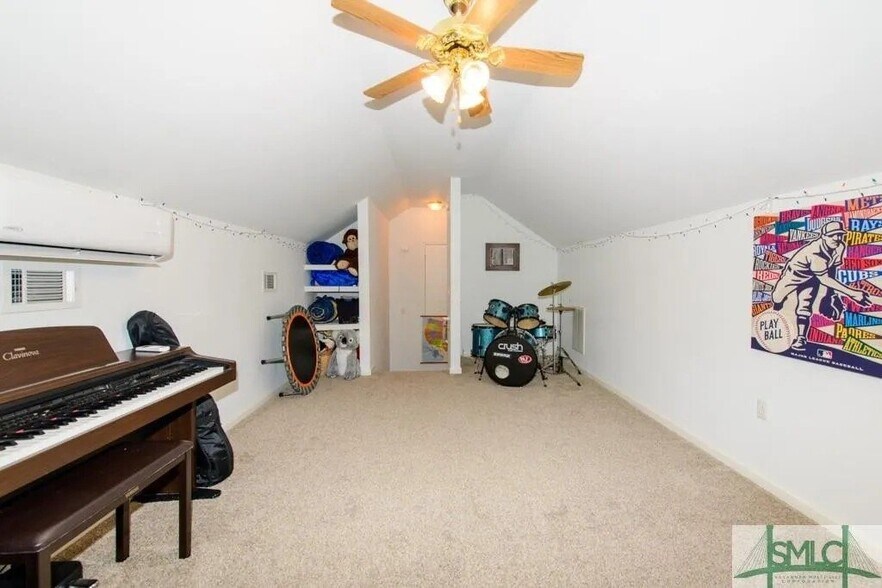Building Photo - 496 Harbour Ln