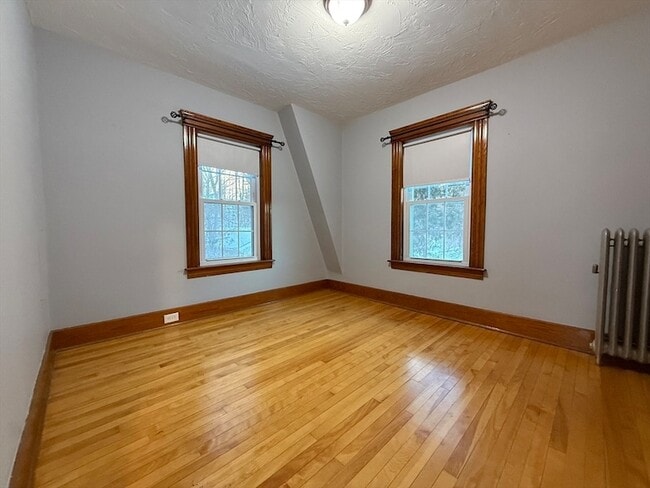 Building Photo - 58 Oxford St N