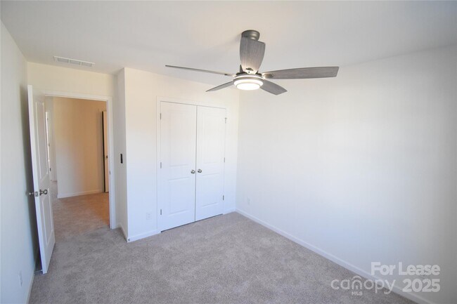 Building Photo - 752 Kitfox Dr NW