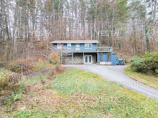 Primary Photo - 211 Old Gibbs Rd