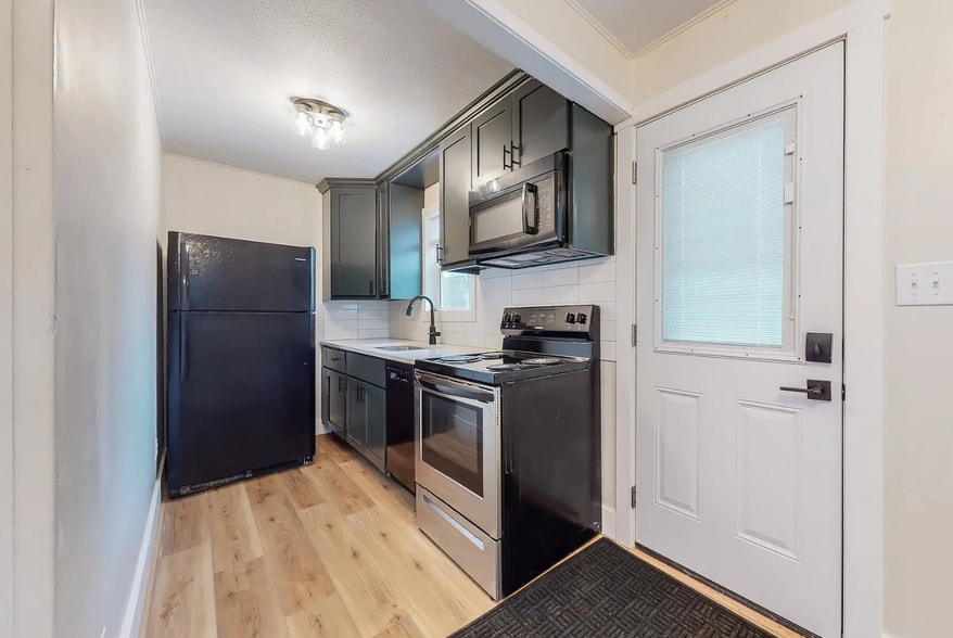 Kitchen - 1015 12th St NW
