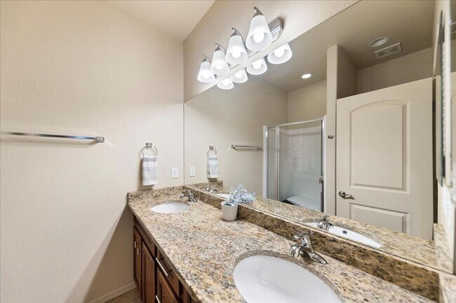 Building Photo - Railroad Springs Townhome for Rent!