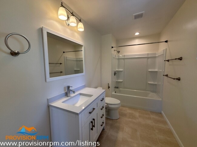 Building Photo - 7828 Bodkin View Dr