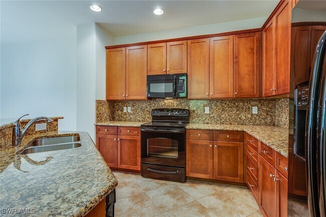 Building Photo - 9037 Alturas St