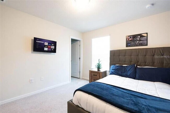 Building Photo - 7243 Oak Hammock Dr