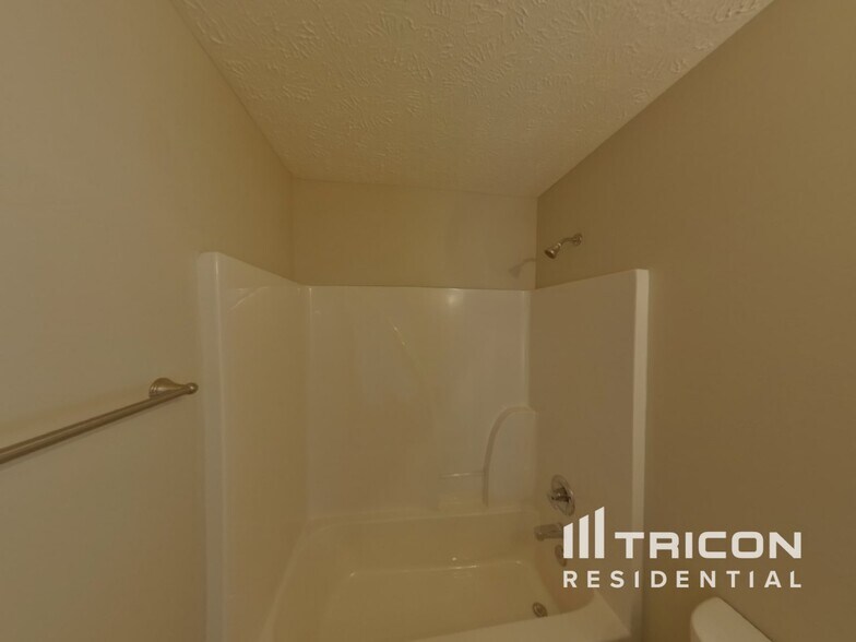 Building Photo - 3018 Barretts Ridge Dr