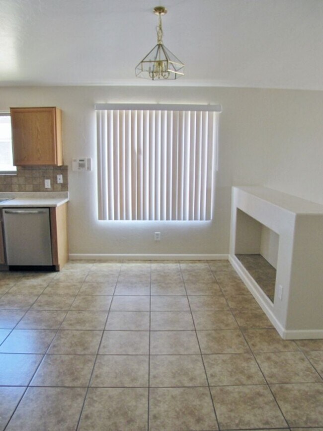 Building Photo - 4BR/2BA/2CG, 1889 sq.ft. home in Copper Sk...