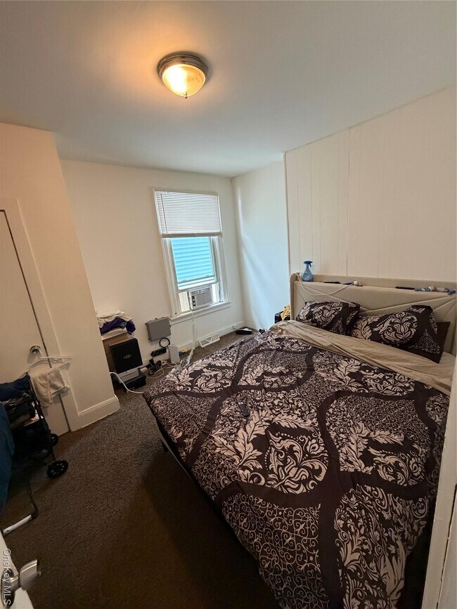 Building Photo - 373 Church St