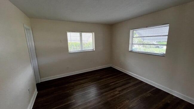 Building Photo - 2748 SW 8th St