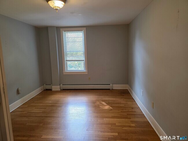 Building Photo - 440 Taylor Hill Rd