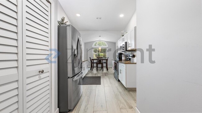 Building Photo - Unit N/A