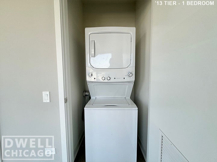 Building Photo - 710 N Aberdeen St