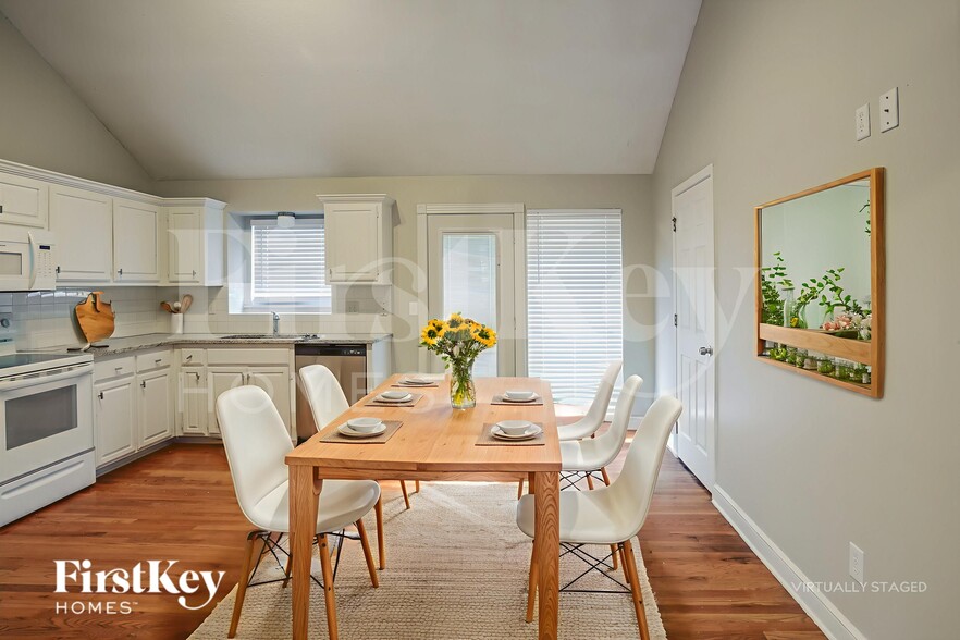 Building Photo - 1034 Bunting Ln