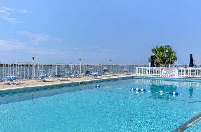 Building Photo - 308 Miracle Strip Pkwy SW