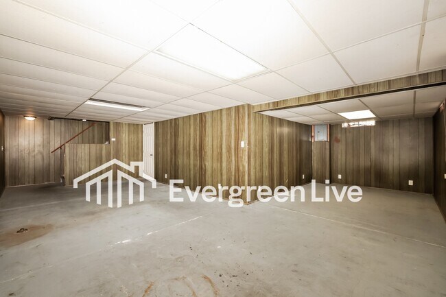 Building Photo - 5620 Northford Rd