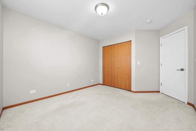 Building Photo - 533 Cannon Ball Dr