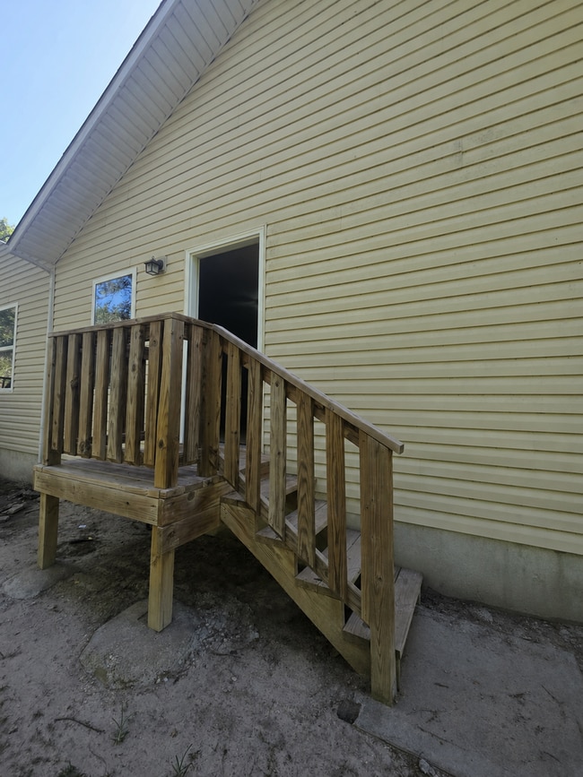 Building Photo - 906 Whitetail Ct